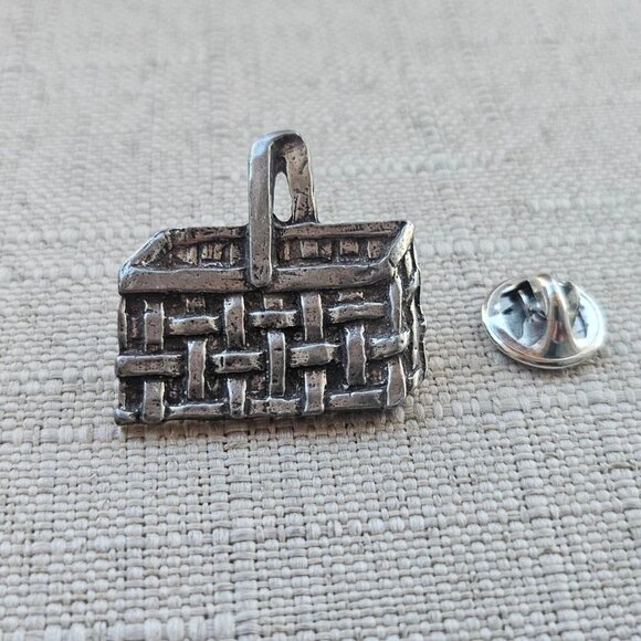 Barker Pin Genuine USA Pewter Brooch Pin Made in USA Pewterberries New With tag - Picture 5 of 12